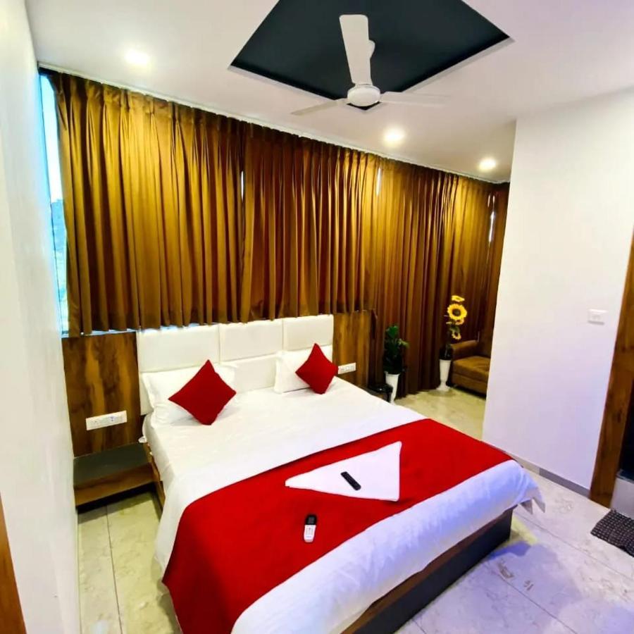 Hotel Nova Rooms Atlanta Shopping Surat Exteriör bild