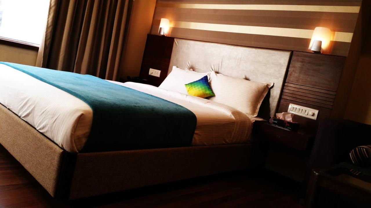 Hotel Nova Rooms Atlanta Shopping Surat Exteriör bild